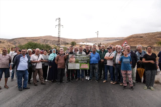 İzmir'de Çöp Krizi Yine Patlak Verdi Mahalleli Tepkili