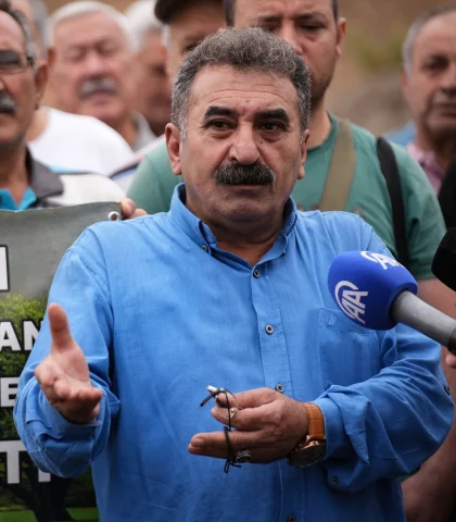 İzmir'de Çöp Krizi Yine Patlak Verdi Mahalleli Tepkili