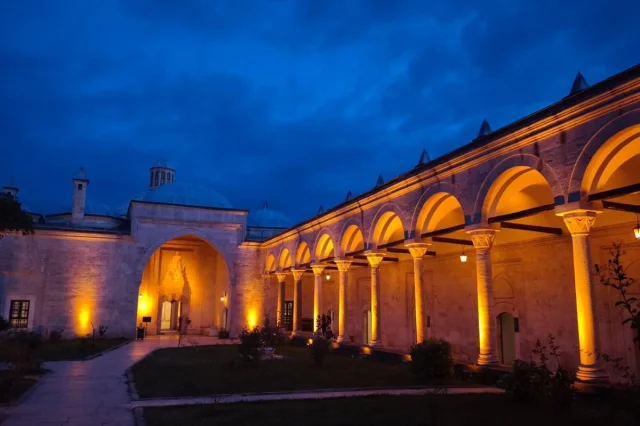 Edirne'deki Gece Müzeciliği Deneyimi Nasıl Binlerce Ziyaretç...