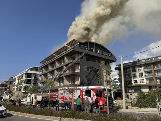 Alanya'da İnşaat Halindeki Binada Yangın Paniği