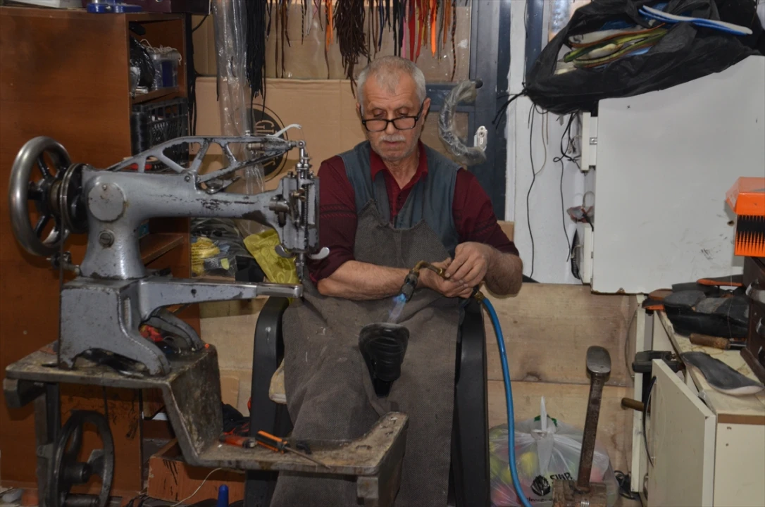 Muşlu Fikret Usta'nın Sıra Dışı Hayatı: Ayakkabı Tamirinde 45 Yıl