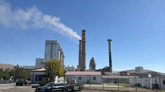 Kangal'da Heyecan Dolu Anlar: Termik Santralde Çıkan Yangın Söndürüldü