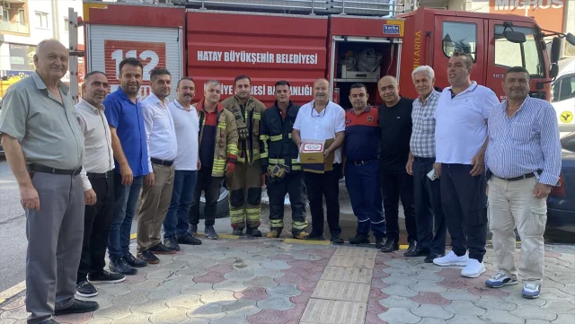 İskenderun'da İtfaiyeye Duygusal Sürpriz: Pasta ve Alkışlar...