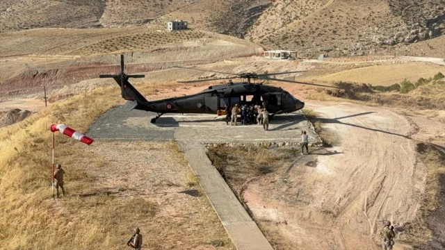 Siirt'te İşçiye Askeri Helikopter İle Acil Yardım