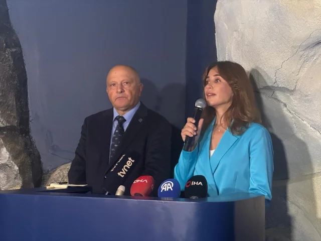 Okyanusun Devleri İstanbul'da Merakla Beklenen Bir Sergi Açıldı