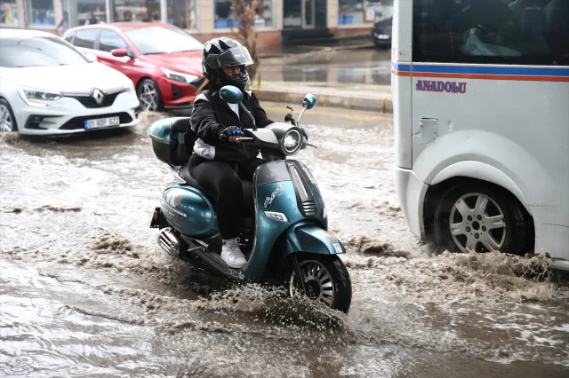 Adana'da Sel Tehlikesi Kapıda mı?