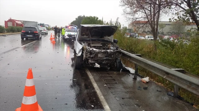 Manisa'da Feci Kaza! 1 Kişi Hayatını Kaybetti, Can Pazarı Yaşandı