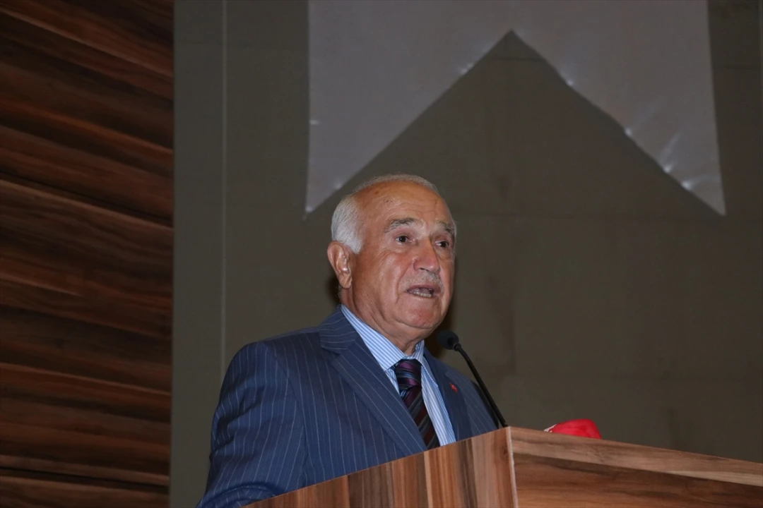 Cemil Çiçek'ten Akıl Uyarısı: 'Aklınızı İpotekten Kurtarın'