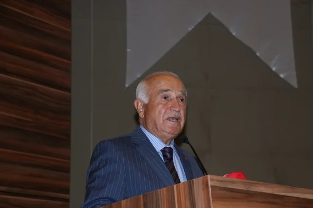 Cemil Çiçek'ten Akıl Uyarısı: 'Aklınızı İpotekten Kurtarın'