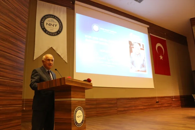Cemil Çiçek'ten Akıl Uyarısı: 'Aklınızı İpotekten Kurtarın'