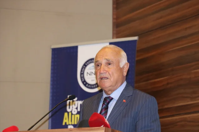 Cemil Çiçek'ten Akıl Uyarısı: 'Aklınızı İpotekten Kurtarın'