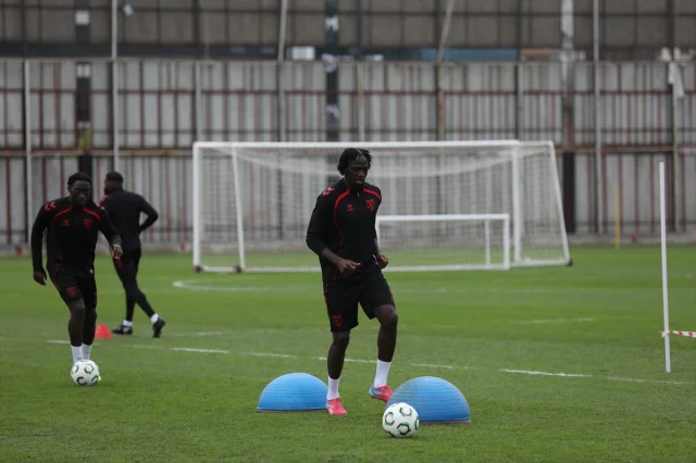 Samsunspor'un Konferans Ligi Macerası: Gruptan Çıkma Mücadelesi
