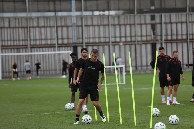 Samsunspor'un Konferans Ligi Macerası: Gruptan Çıkma Mücadelesi