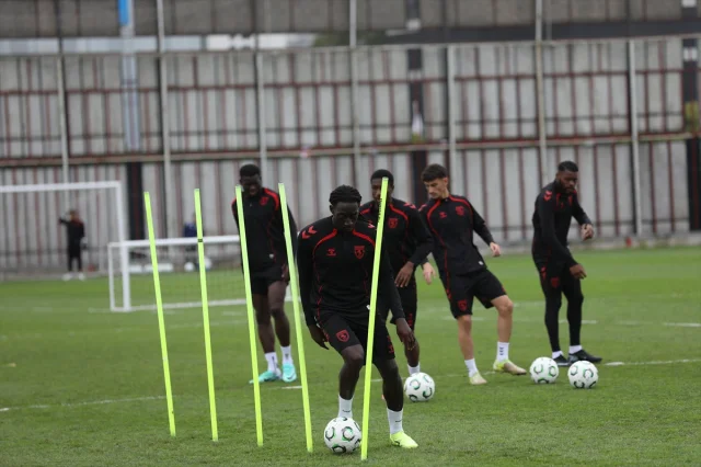 Samsunspor'un Konferans Ligi Macerası: Gruptan Çıkma Mücadelesi