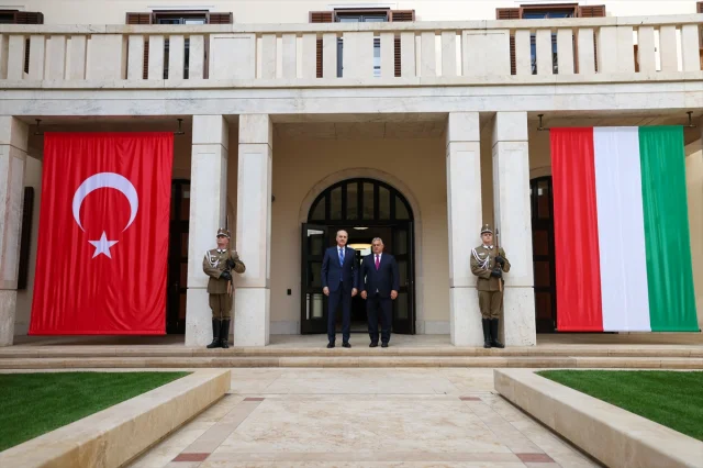 TBMM Başkanı Kurtulmuş'tan Macaristan Ziyaretinde Çarpıcı Mesajlar