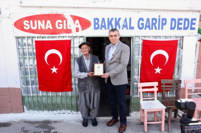 Mersin'de Yarım Asırlık Bakkal Ödüle Layık Görüldü