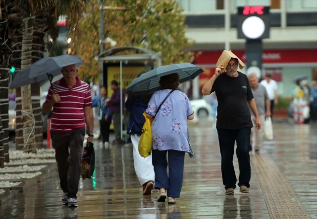 Aydın'da Beklenen Yağmur Nihayet Geldi: Halk Mutlu
