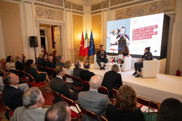 MeeTürkItaly Paneli İstanbul'da Görkemli Bir Açılış Yaptı