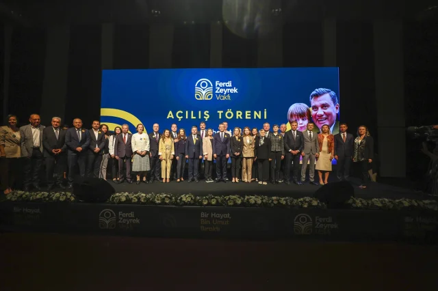 Özgür Özel'in Manisa'da Dualarla Açtığı Vakıf Nasıl Bir Dönüşüm Başlatıyor?