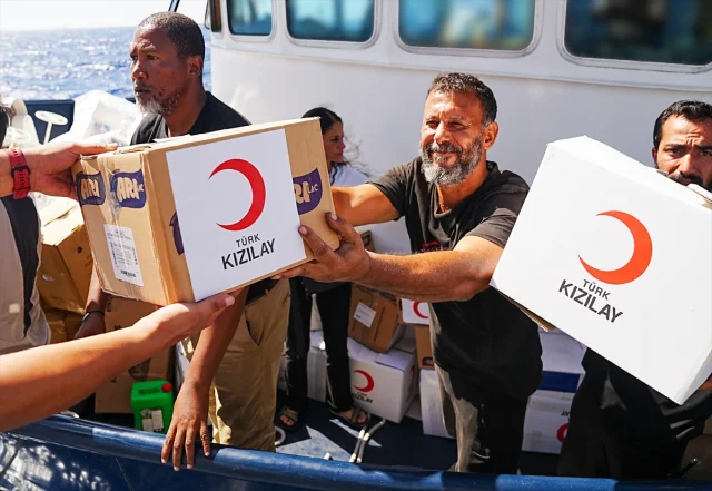 Sumud Filosu'nun İlginç Yolculuğu: Türk Kızılayı'ndan Destek...