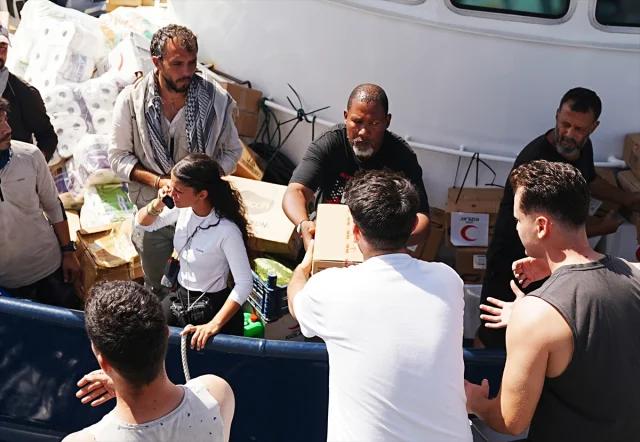 Sumud Filosu'nun İlginç Yolculuğu: Türk Kızılayı'ndan Destekle Gazze'ye Doğru