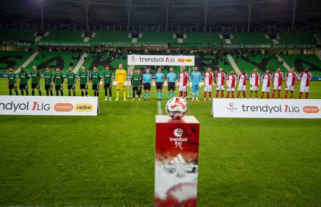 Sakaryaspor ile Sivasspor Arasında Kıran Kırana Geçen Maç