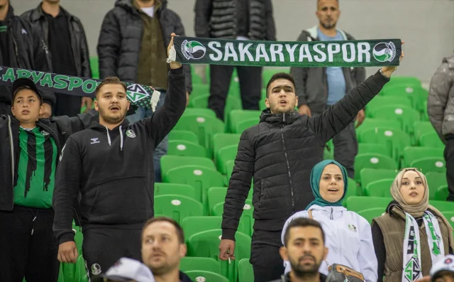 Sakaryaspor ile Sivasspor Arasında Kıran Kırana Geçen Maç