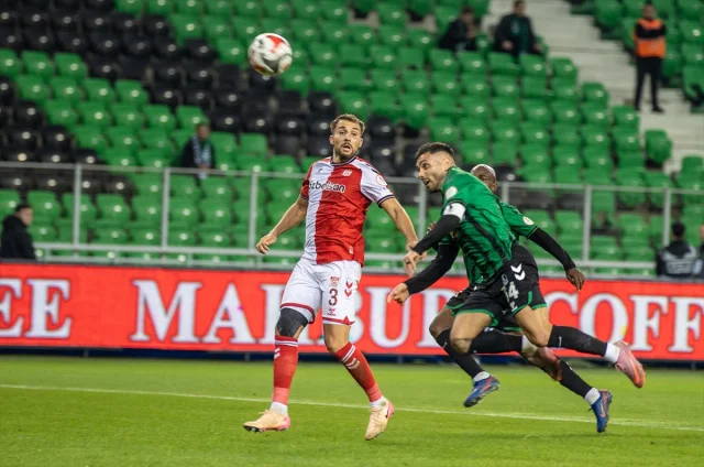 Sakaryaspor ile Sivasspor Arasında Kıran Kırana Geçen Maç