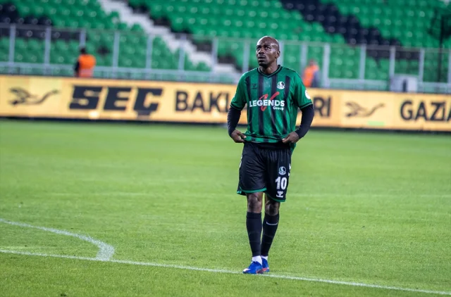 Sakaryaspor ile Sivasspor Arasında Kıran Kırana Geçen Maç