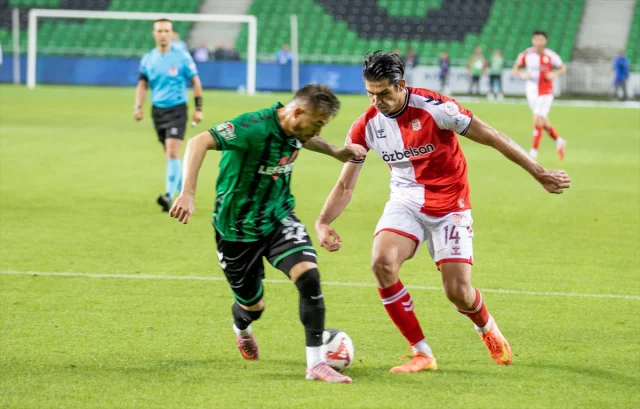 Sakaryaspor ile Sivasspor Arasında Kıran Kırana Geçen Maç