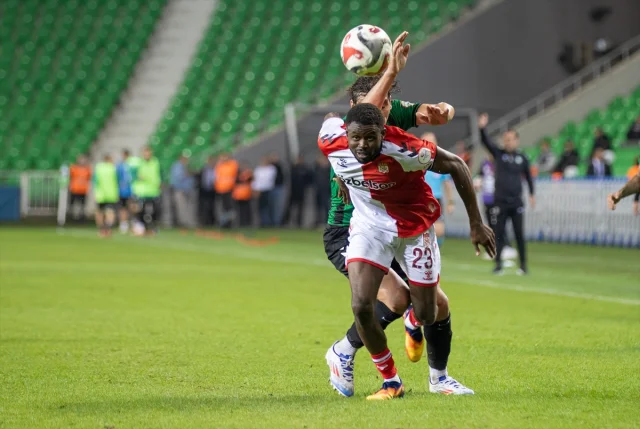Sakaryaspor ile Sivasspor Arasında Kıran Kırana Geçen Maç