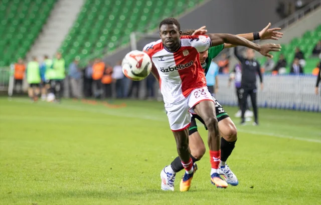 Sakaryaspor ile Sivasspor Arasında Kıran Kırana Geçen Maç