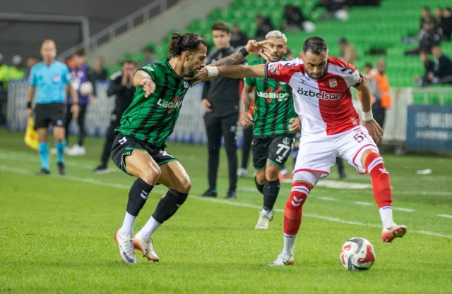 Sakaryaspor ile Sivasspor Arasında Kıran Kırana Geçen Maç