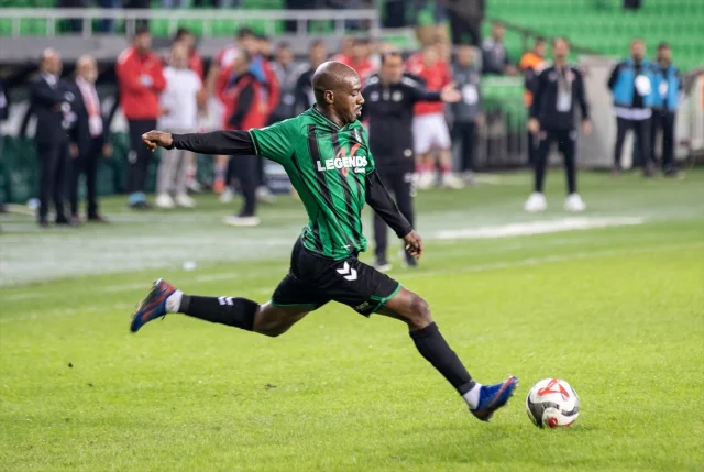 Sakaryaspor ile Sivasspor Arasında Kıran Kırana Geçen Maç