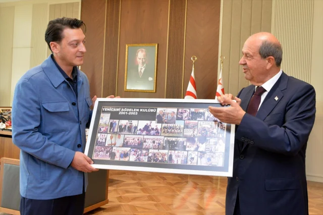 Mesut Özil Kıbrıs Türklerini Sahipsiz Bırakmıyor: FIFA ve UEFA'ya Net Çağrı