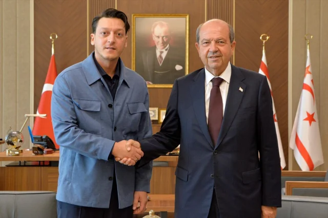 Mesut Özil Kıbrıs Türklerini Sahipsiz Bırakmıyor: FIFA ve UEFA'ya Net Çağrı