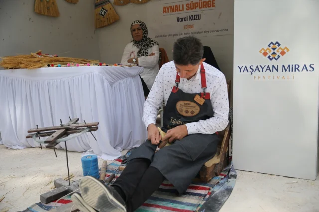 Edirnenin Tarihi Zanaatı Yok Oluyor mu: Süpürgenin Geleceği Tehlikede