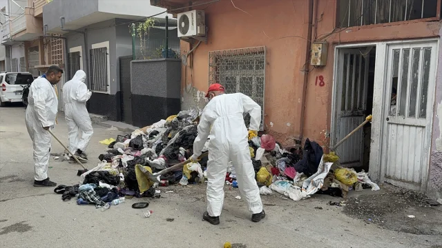 Adana'da Çöp Ev Temizliğinde Şok Eden Manzara