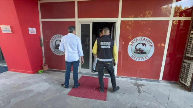 Antalya'yı Sarsan Rüşvet Operasyonunda Gözler Büyükşehir Belediyesinde