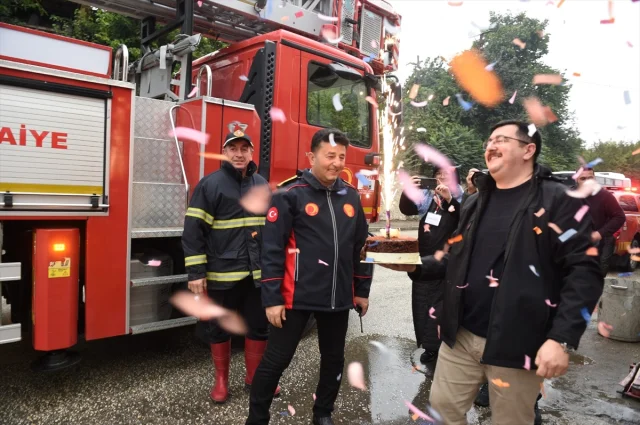 İtfaiyecilere Sürpriz Kutlama: Sanayi Çalışanlarından Anlamlı Jest
