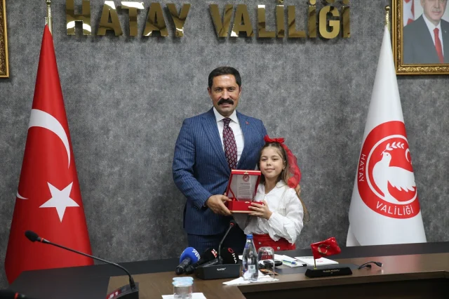 8 Yaşındaki Sanatçının Başarısı Göz Kamaştırdı