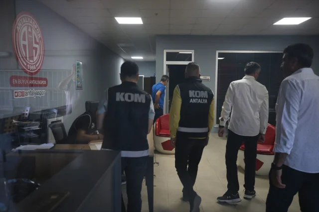 Antalya'yı Sarsan Rüşvet Operasyonunda Gözler Büyükşehir Belediyesinde