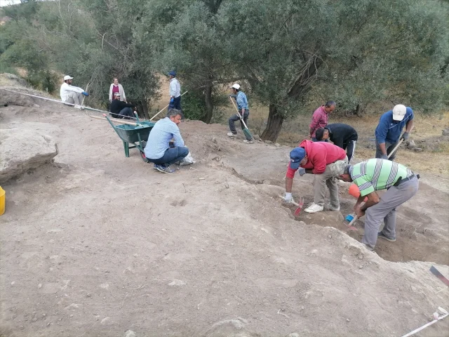 5 Bin Yıllık Tarihin Kapıları Açılıyor: Parmaksız Kale Höyüğ...
