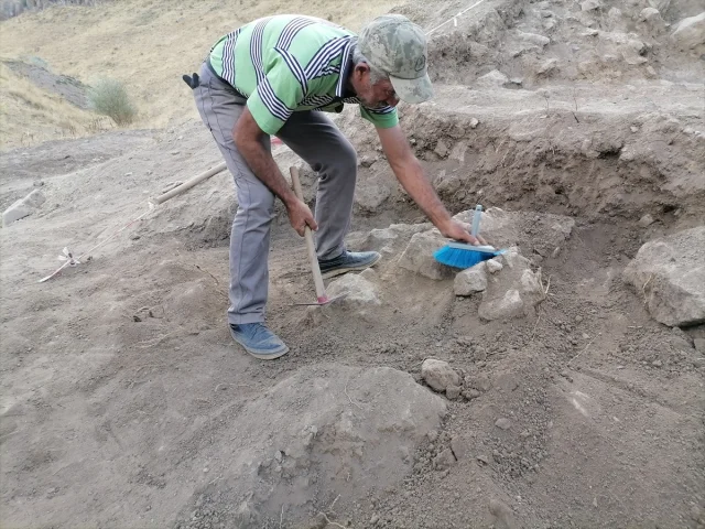 5 Bin Yıllık Tarihin Kapıları Açılıyor: Parmaksız Kale Höyüğü'ndeki Ekibin Başarıları