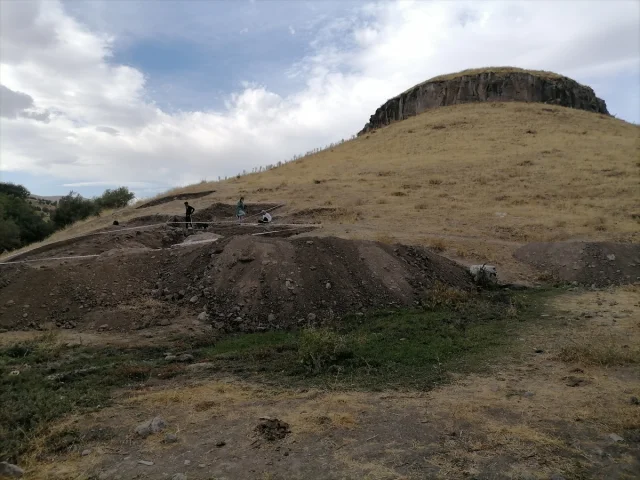 5 Bin Yıllık Tarihin Kapıları Açılıyor: Parmaksız Kale Höyüğü'ndeki Ekibin Başarıları