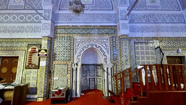 Gürcü Cami'nin Gizemli Çini Sanatı Yüzyıllar Boyunca Hayran Bırakıyor