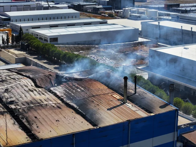 İzmir Aliağa'da Fabrika Yangını Büyük Panik Yarattı