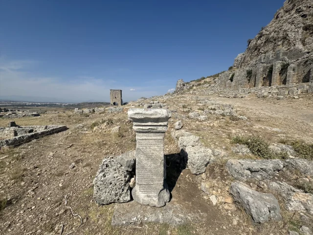 Antalya'daki Ünlü Romalı Kadının Gizemli Mezarı Ortaya Çıkıyor