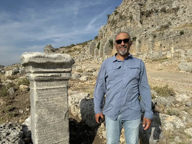 Antalya'daki Ünlü Romalı Kadının Gizemli Mezarı Ortaya Çıkıyor