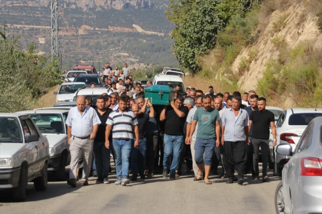 Mersin'de Talihsiz Kaza: Elektrik Akımı ve Trafik Kazası Bir...